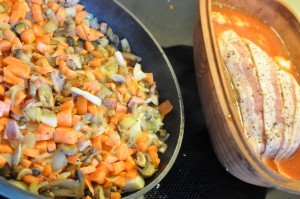 Kalkunbryst med bacon og tomat i Römertopf