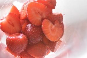 Jordbærmilkshake uden is - sund opskrift