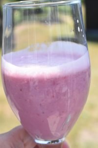 Jordbærmilkshake uden is - sund opskrift