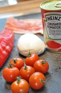 Mini pizza på pitabrød - med paprika og bacon