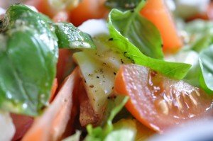 Tomatsalat med mozzarella & olie eddike dressing