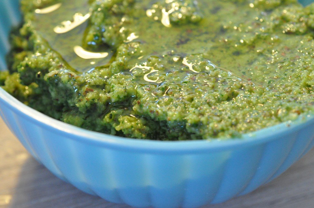 Pesto med basilikum og mandler