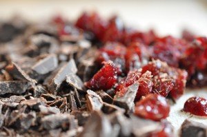 Scones med chokolade, yoghurt og tranebær