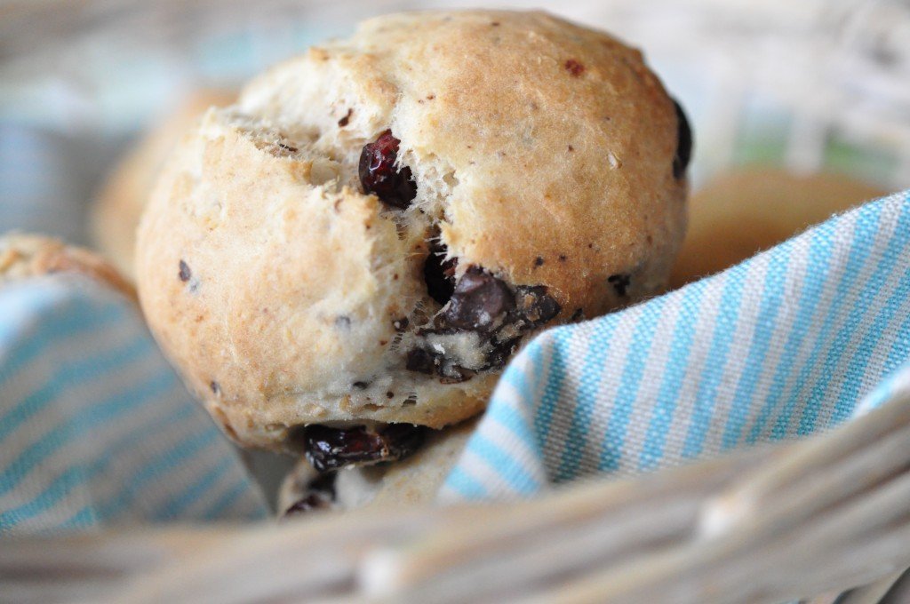 Scones med chokolade, tranebær og
