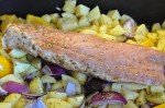 Svinefilet med ovnkartofler bagte løg & tzatziki