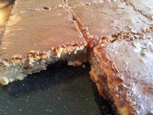 Banankage med chokoladestykker - svampet bananbrownie
