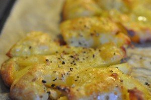 Smashed potatoes og flæskestegsburger i grahamsbolle
