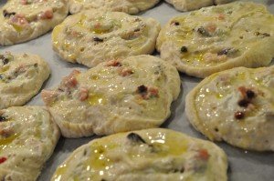 Grunddej til pizzasnegle, franskbrød og boller