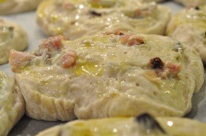 Grunddej til pizzasnegle, franskbrød og boller