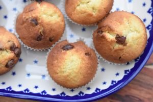 Appelsinmuffins med chokolade - nem opskrift
