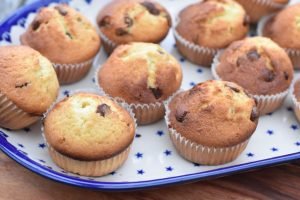 Appelsinmuffins med chokolade - nem opskrift