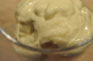 Syltede frugter med vanillecreme nem dessert