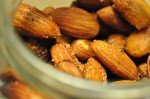 Snack mandler med chili og cayennepeber