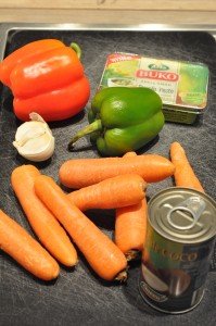Suppe med kylling, kokosmælk karry & nudler