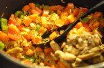 Suppe med kylling, kokosmælk karry & nudler
