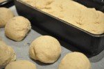 Grahamsboller og grahamsbrød - nem opskrift