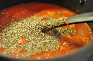 Tomatsovs til pizza og pasta - nem opskrift