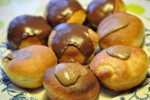 Fastelavnsboller med creme marcipan & nougat