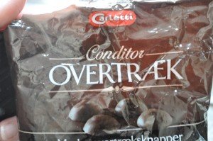 Appelsinkage med chokolade i bradepande