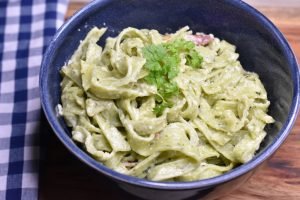 Cremet pasta med bacon - opskrift