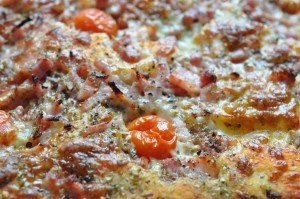Hjemmelavet pizza - opskrift på deep pan pizza