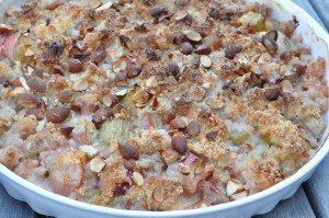 Glutenfri rabarbercrumble - rabarbertærte med mandelmel