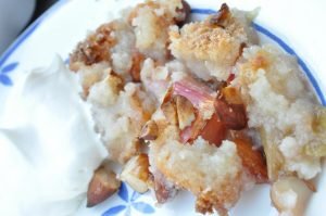 Glutenfri rabarbercrumble - rabarbertærte med mandelmel