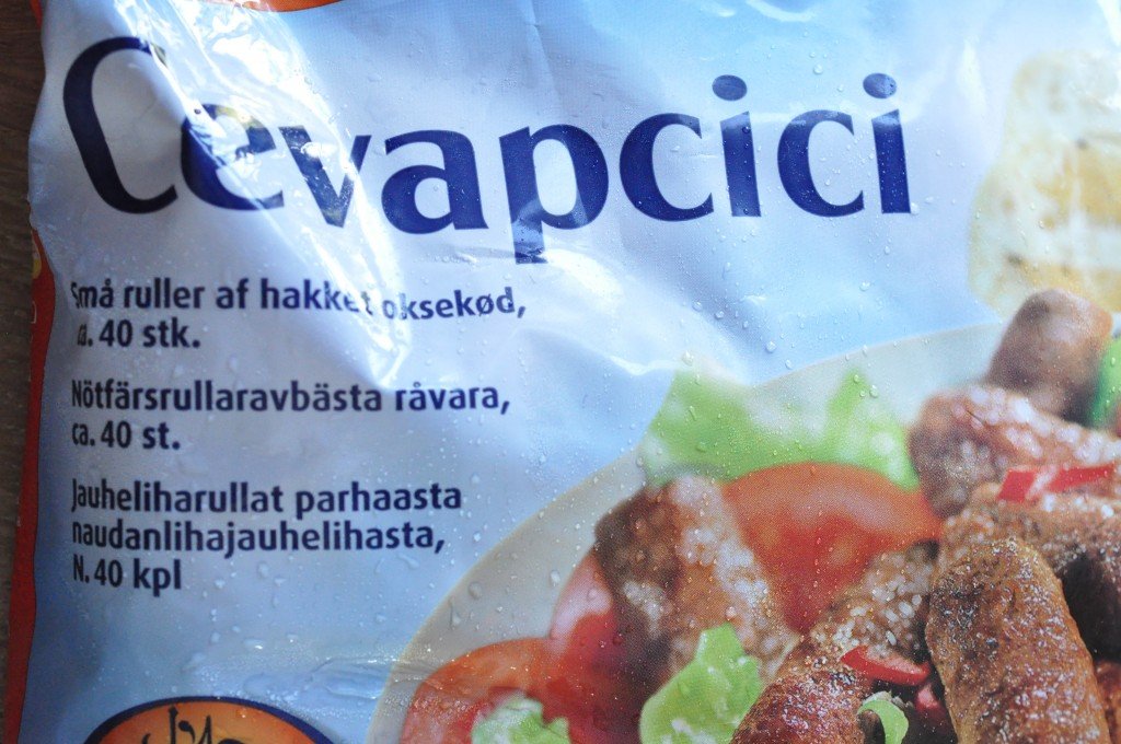 Stegt Cevapcici (stegte fingre) og nemme købesalater