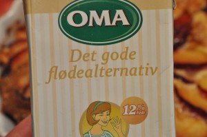 Blommetærte med marcipan kage med blommer