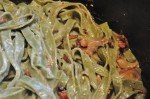 Frisk pasta med bacon, fløde og æg - opskrift