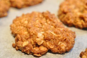 Lakrids småkager med havregryn - opskrift