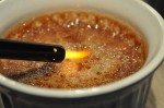 Creme brulee med nougat og mandelknas