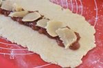 Hjemmebagt kringle med marcipan og syltetøj - nem opskrift