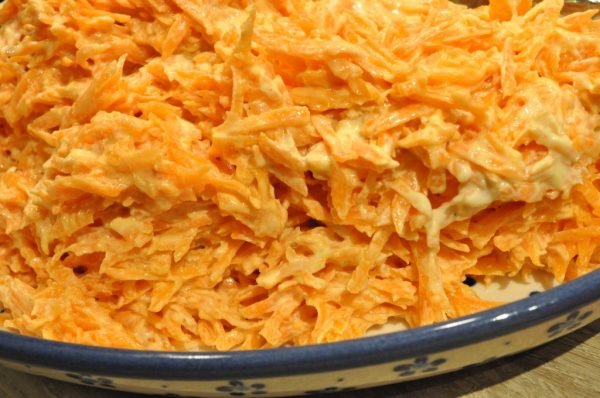Coleslaw med skyr og gulerod - nem opskrift