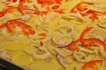 Kartoffelpizza med bacon, skinke og rugmel