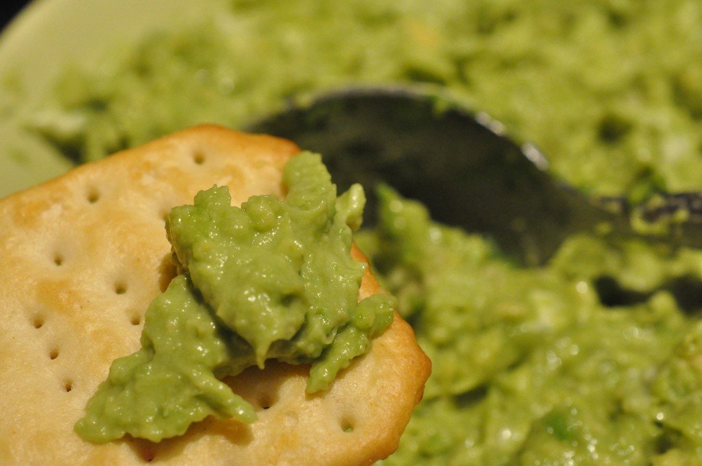 Guacamole med skyr på Tuc kiks - god snack