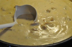 Champignonsauce med fløde - nem opskrift
