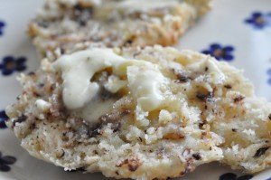Scones med æble og chokolade nem opskrift