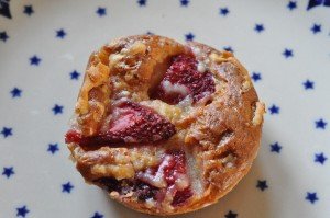 Jordbær muffins - opskrift på saftige muffins