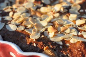 Rabarberkage med marcipan og skyr opskrift