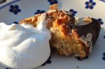 Rabarberkage med marcipan og skyr opskrift