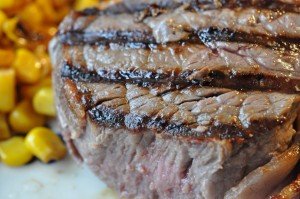 Oksemedaljon med bacon på grill eller pande