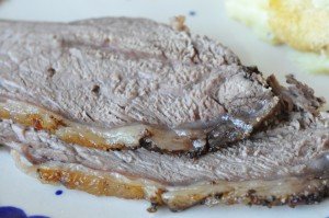 Kalveculotte langtidsstegt i øl med flødesovs