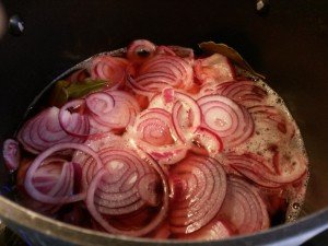 Syltede rødløg - opskrift på nemt tilbehør 