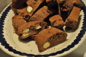 Sprøde smørbagte biscotti med appelsin, mandler og kakao