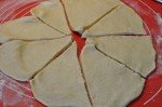 Kærnemælkshorn med marcipan og nougat