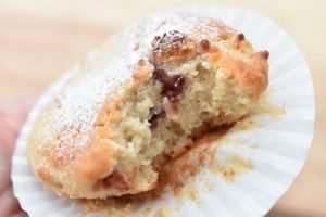 Mazarin syltetøjskager i muffinform m. marcipan & makroner