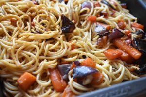 Svinefilet med grøntsager i ovn - tilbehør til pasta