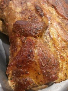 Burgerboller med pulled pork, løg og skysauce