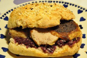 Grove pølsehorn og frikadelle sandwich 